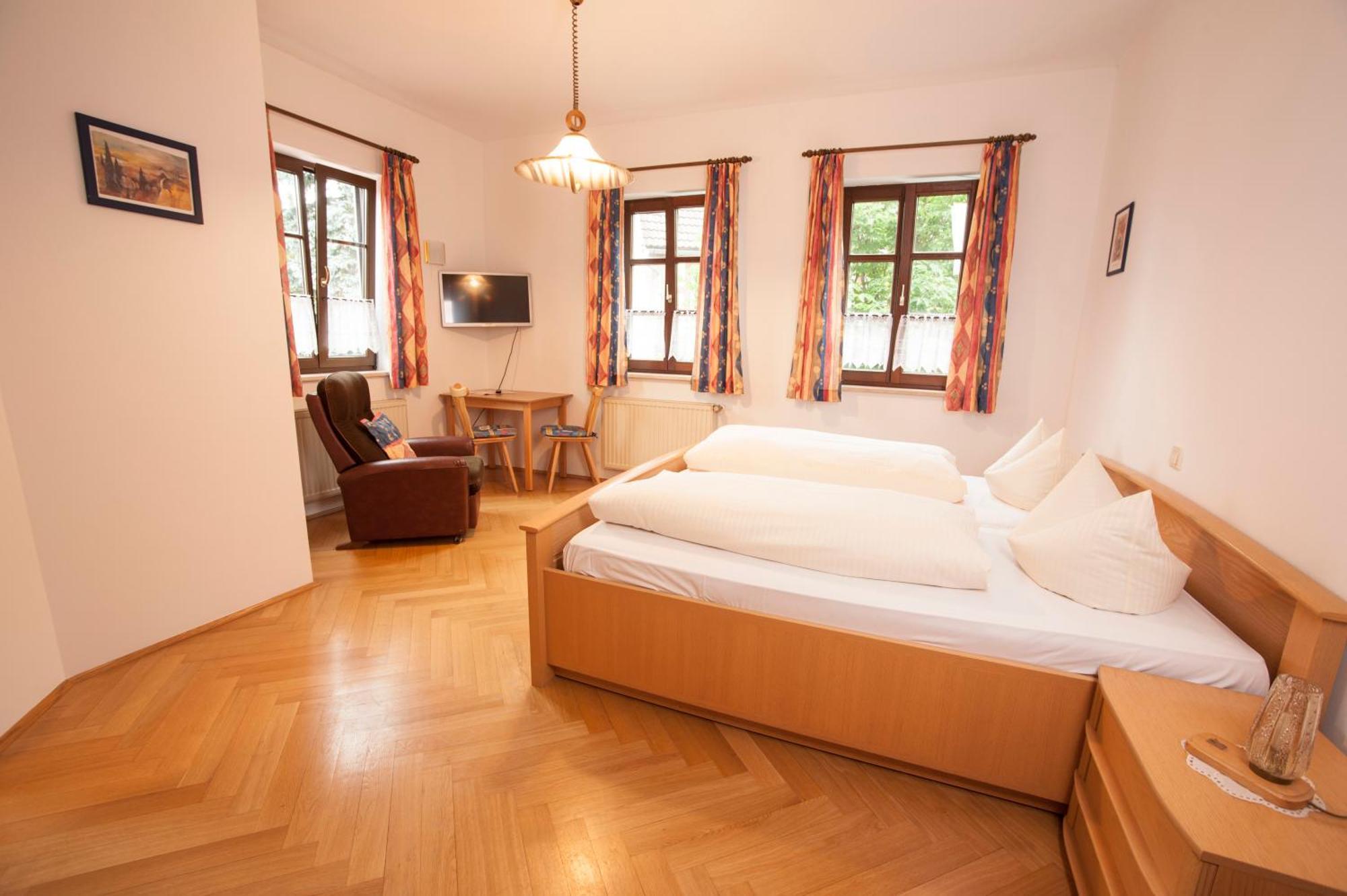 Gasthaus Schoellmann Feuchtwangen Habitación foto